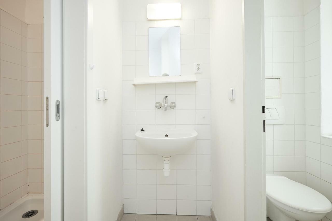 Hostel Mikoláše Alše Praga Esterno foto
