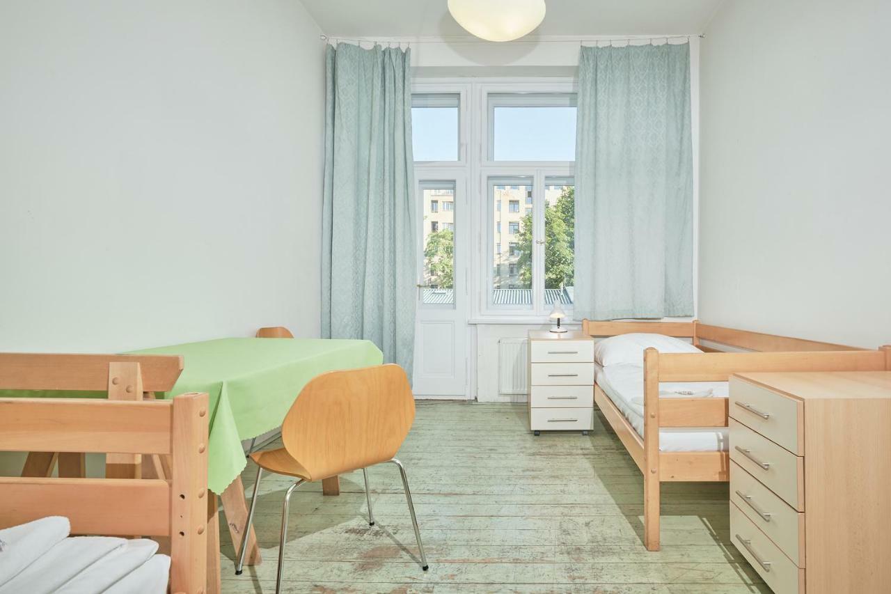 Hostel Mikoláše Alše Praga Esterno foto